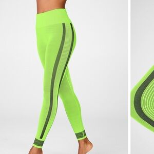 NWOT Fabletics Ultra High-Waisted Seamless Colorblock Legging